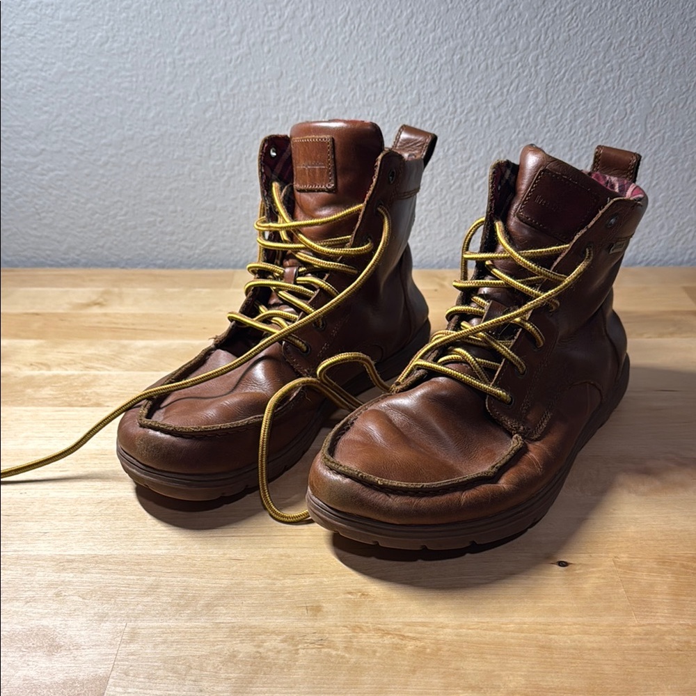 Men’s Lems Boulder Leather Boots with Yellow Laces. Size 44/US 11